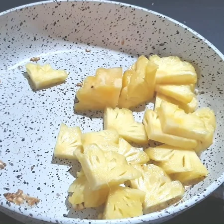 mi-can-xao-chua-ngot-3