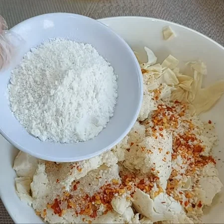 Bước 2 Trộn "thịt cá" Cá thu chay